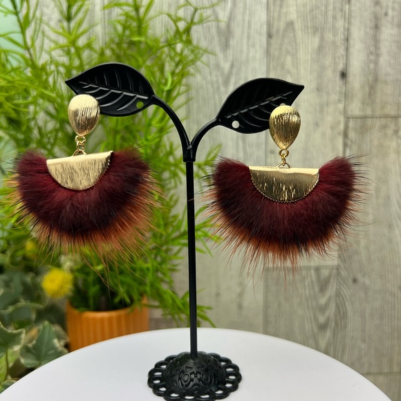 Elegant Feather Dangle Earrings - Stylish Vintage-Inspired Flapper Earrings - Picture 4 of 9